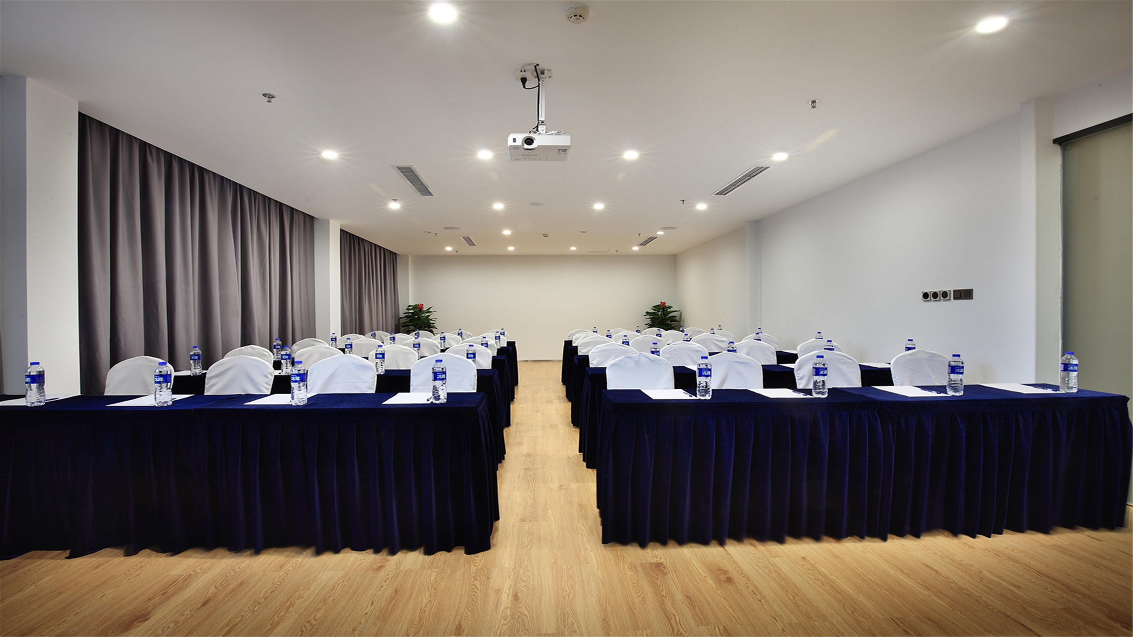 Holiday Inn Express Guilin City Center By Ihg Εξωτερικό φωτογραφία