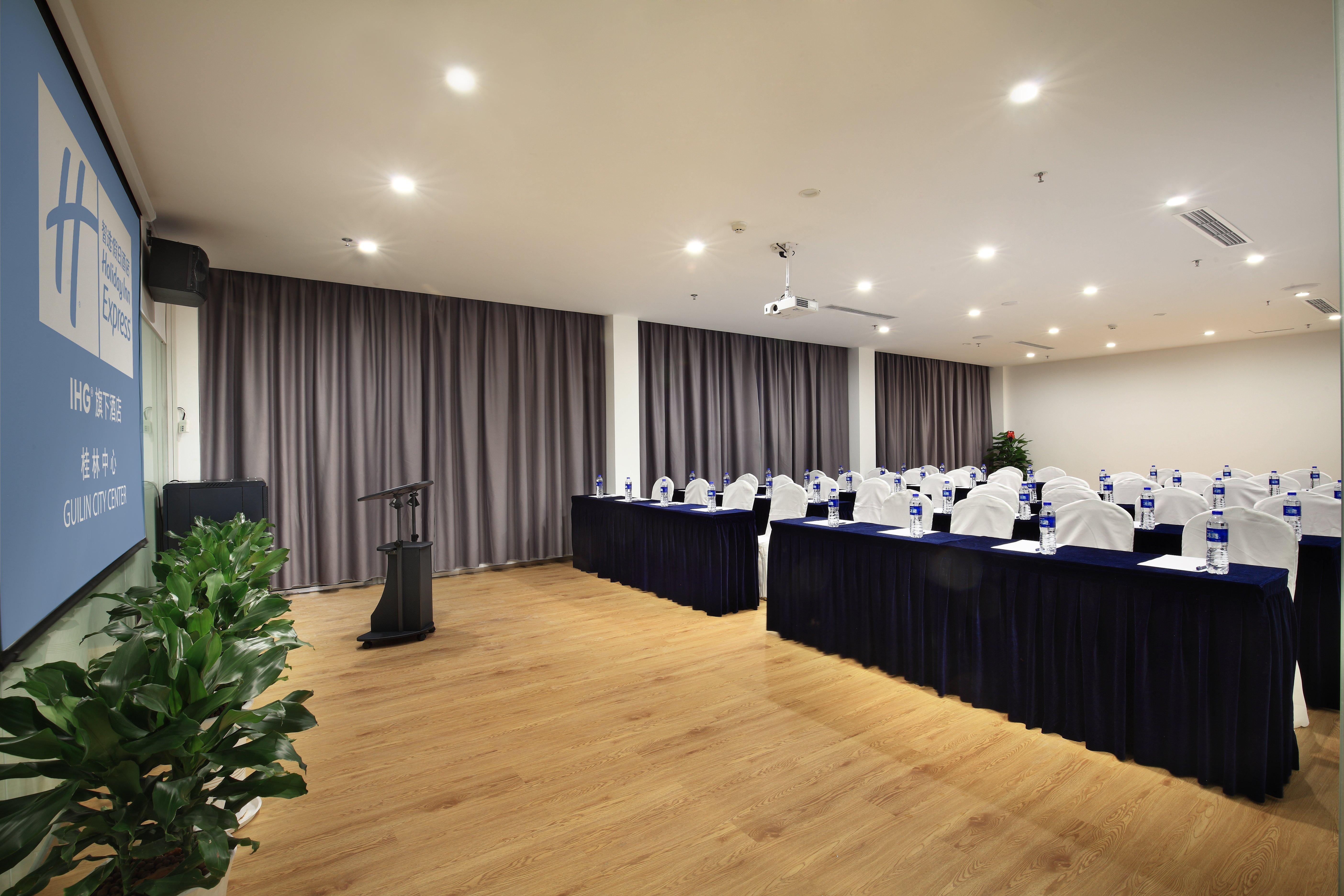 Holiday Inn Express Guilin City Center By Ihg Εξωτερικό φωτογραφία